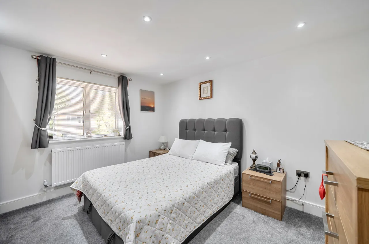 Brittain Road, Hersham, KT12, photo 7