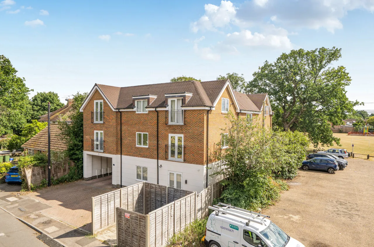 Brittain Road, Hersham, KT12, photo 4