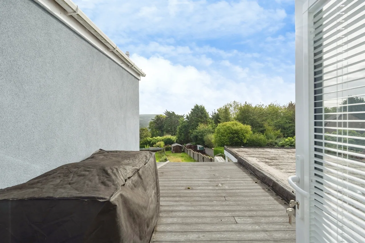 Vicarage Road, Swansea, SA6, photo 25