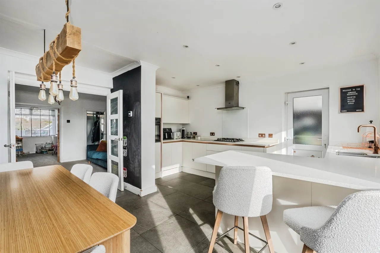 Vicarage Road, Swansea, SA6, photo 8