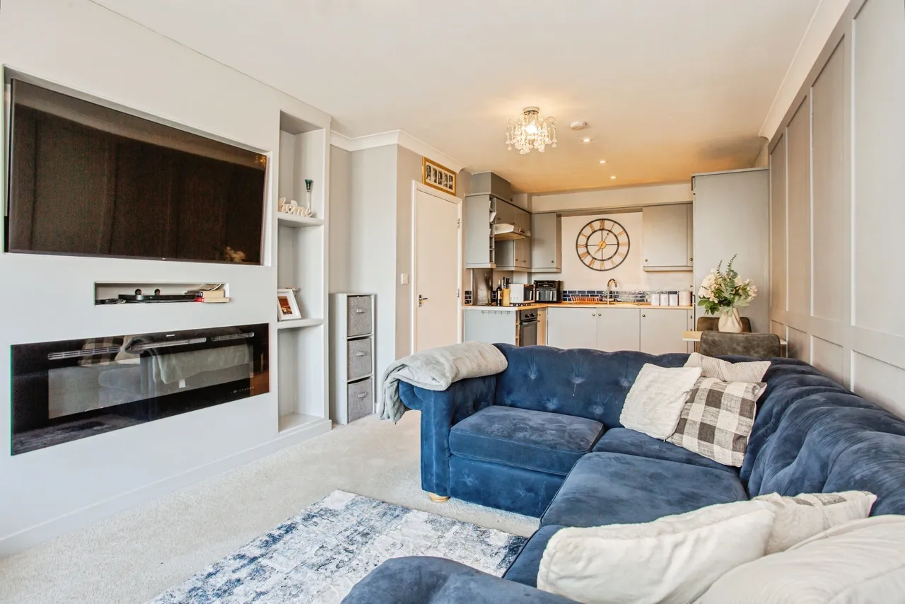 2 bed flat for sale — Roche Close, Rochford, Essex, SS4
