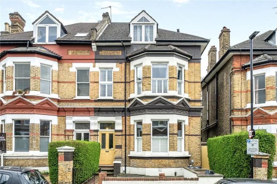 2 bed flat for sale, Tierney Road, London, SW2