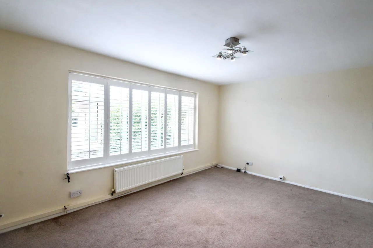 Horn Lane, Woodford Green, IG8, photo 5