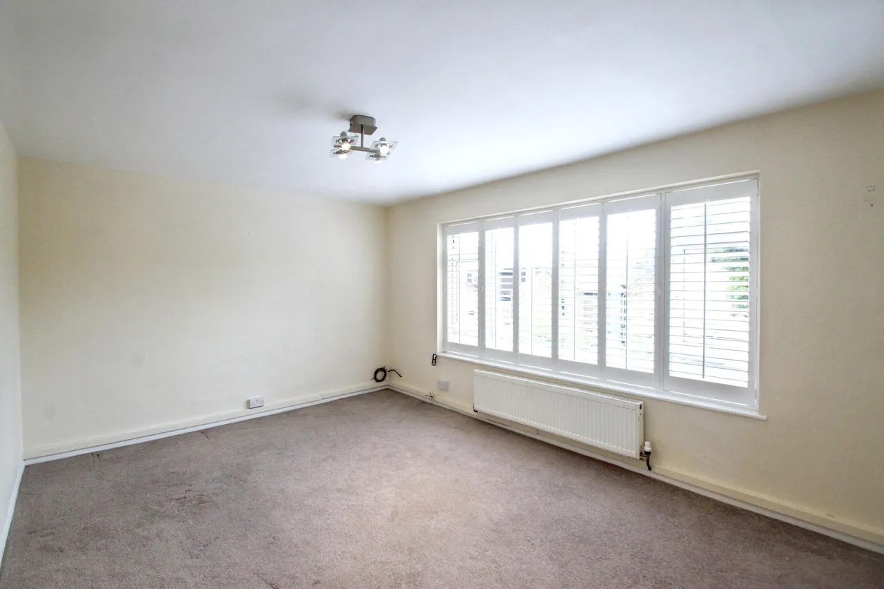 Horn Lane, Woodford Green, IG8, photo 3