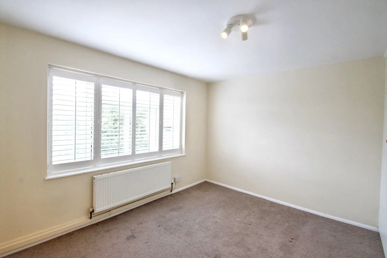 Horn Lane, Woodford Green, IG8, photo 9