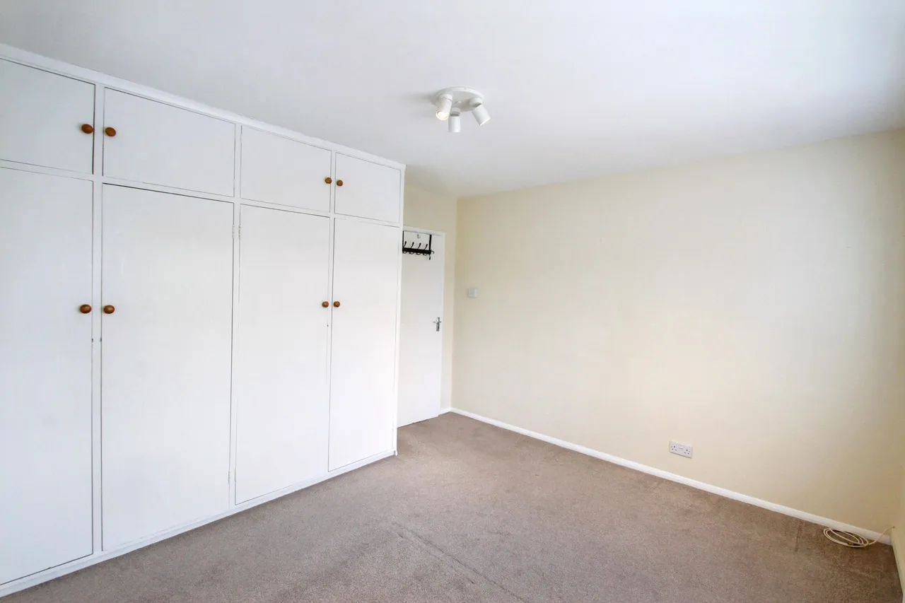 Horn Lane, Woodford Green, IG8, photo 10