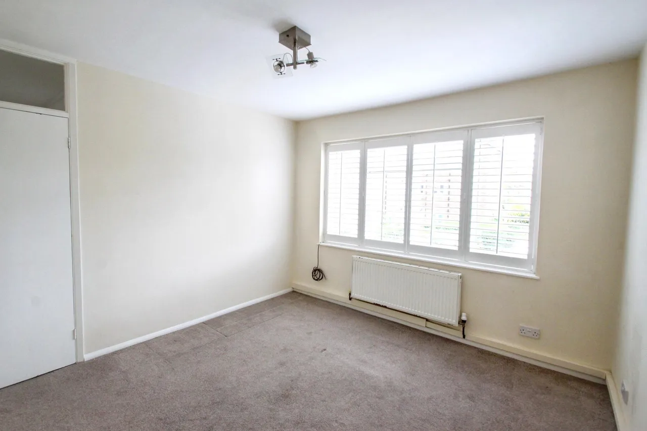 Horn Lane, Woodford Green, IG8, photo 12