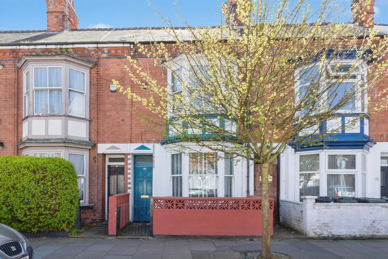 2 bed house for sale — Cambridge Street, Leicester