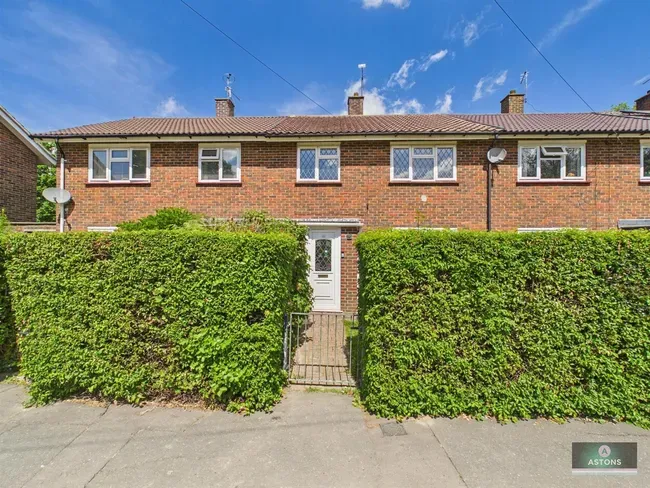 3 bed house for sale — The Birches, Crawley