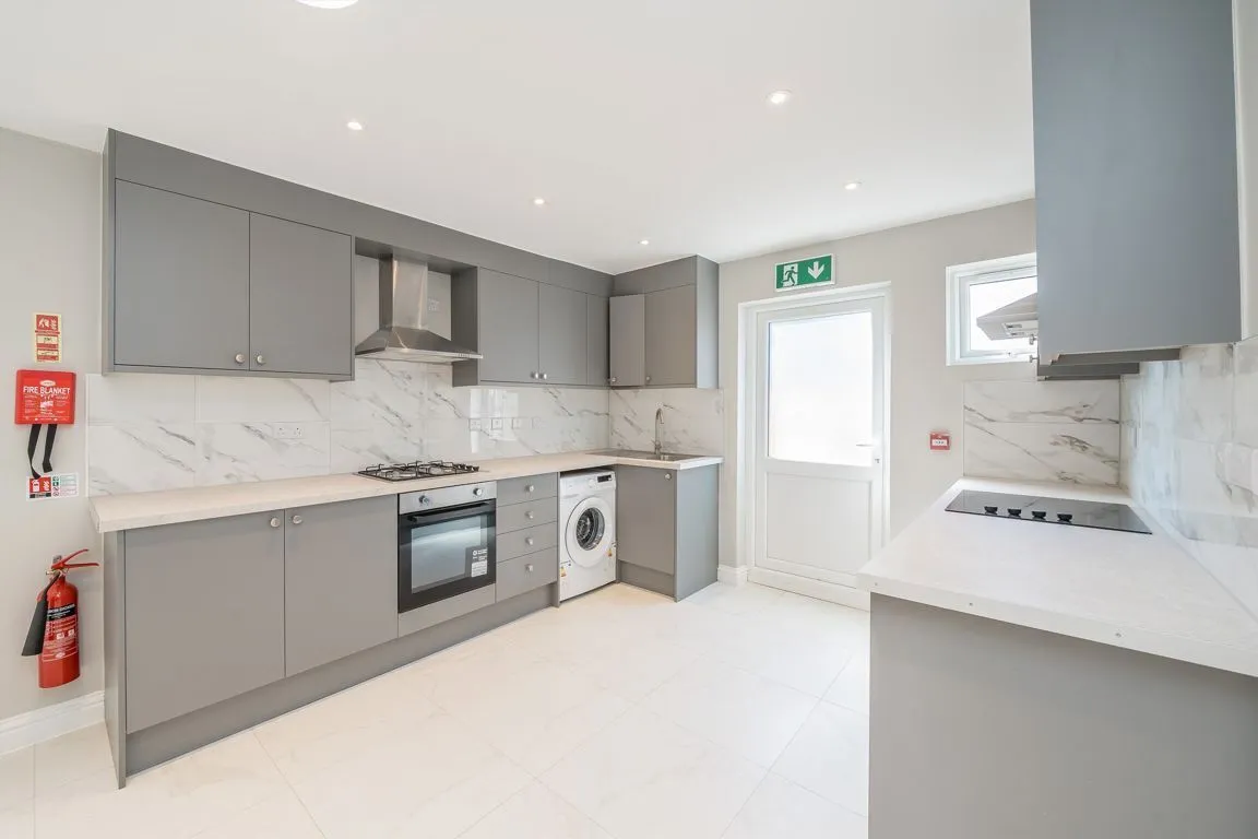 Hall Road, TW7, photo 8