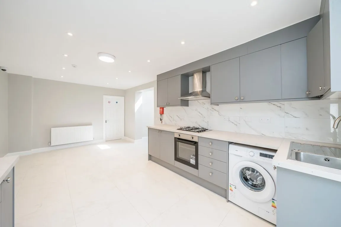 Hall Road, TW7, photo 9
