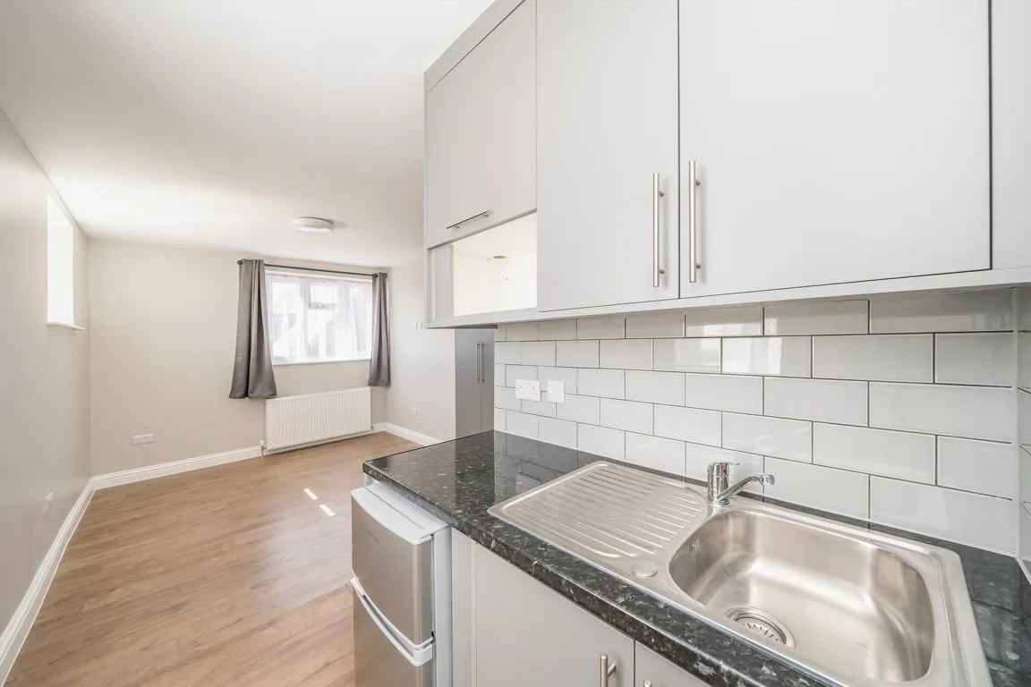 Hall Road, TW7, photo 4