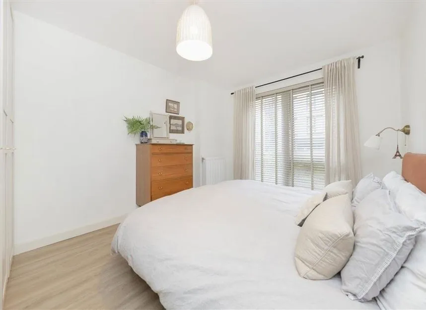Woodley Crescent, Cricklewood, NW2, photo 4