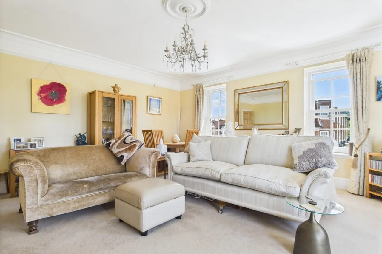 Sandgate Road, Folkestone, photo 6