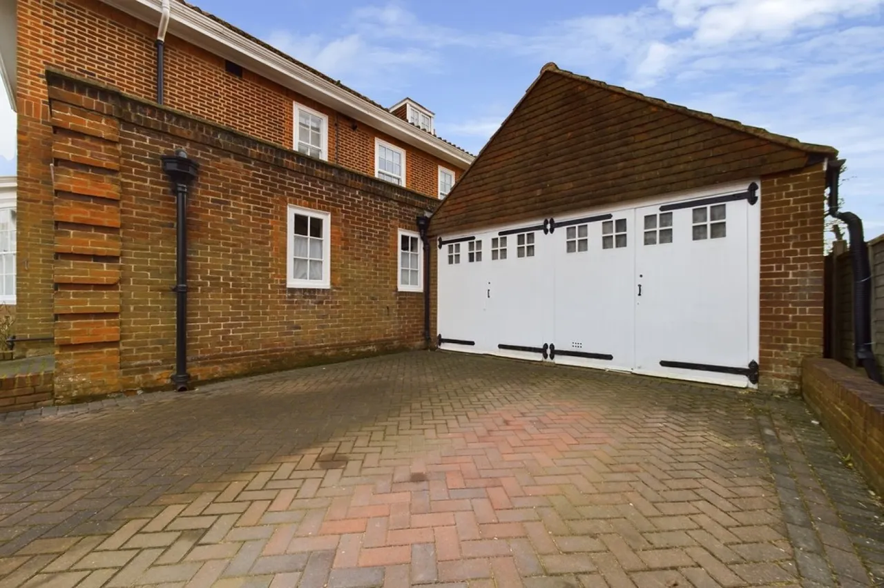 Sandgate Road, Folkestone, photo 4