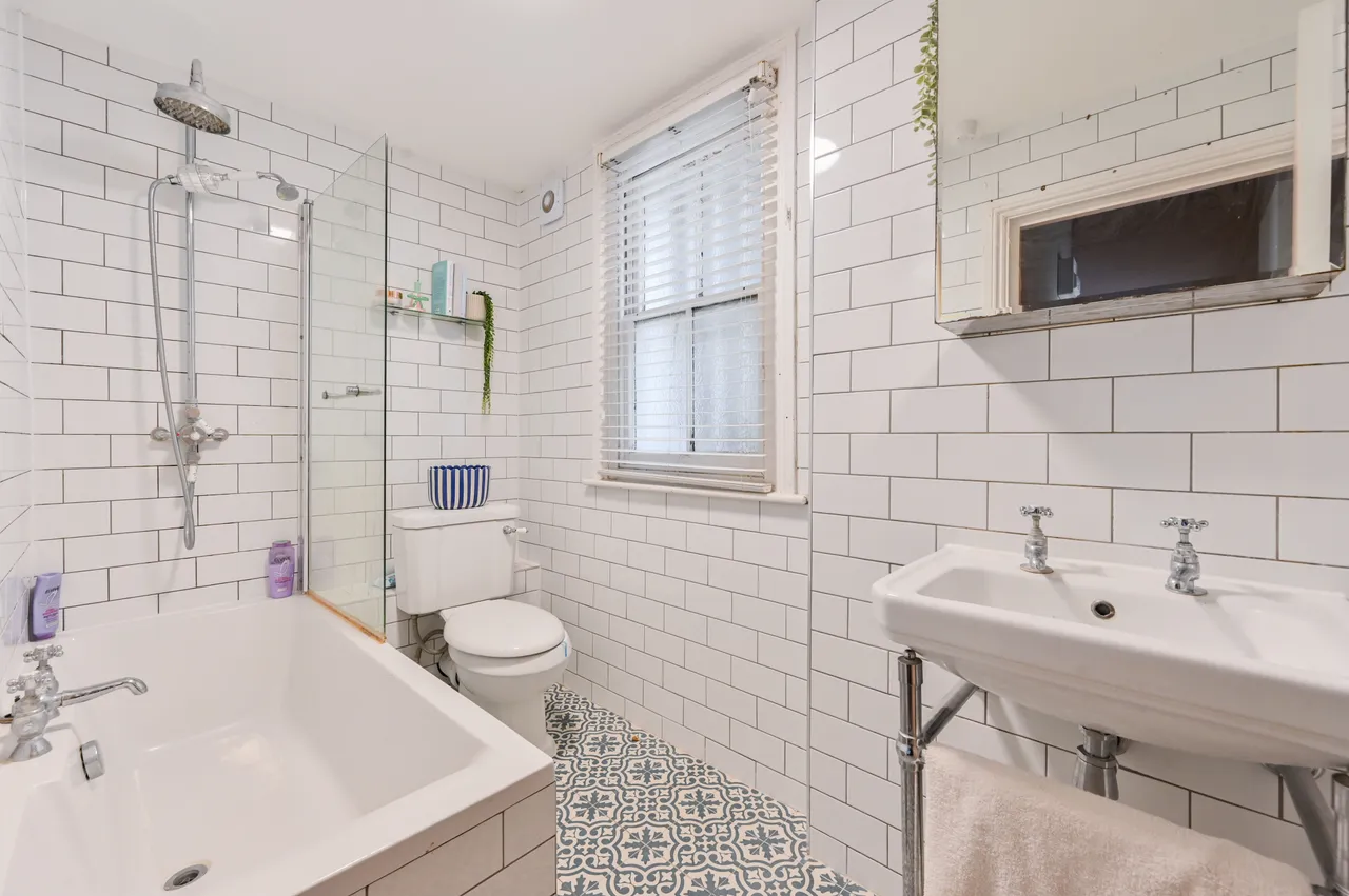 19B Gauden Road, London, photo 9