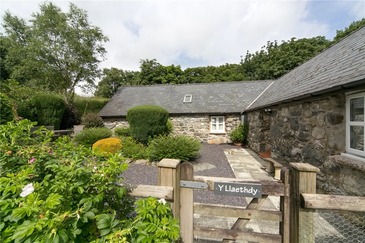 Sarnau, Bala, LL23, photo 8
