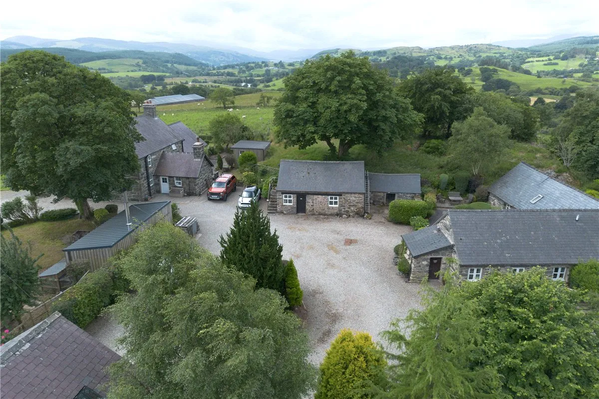 Sarnau, Bala, LL23, photo 33