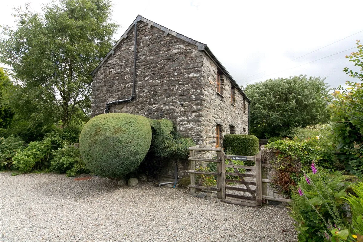 Sarnau, Bala, LL23, photo 16