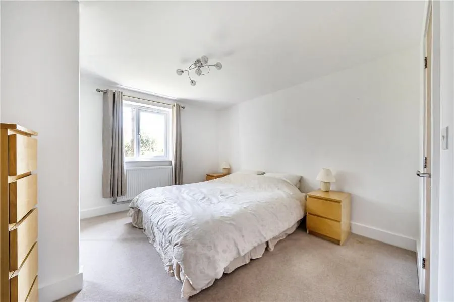 Cameo Court, Aylesbury, HP18, photo 9