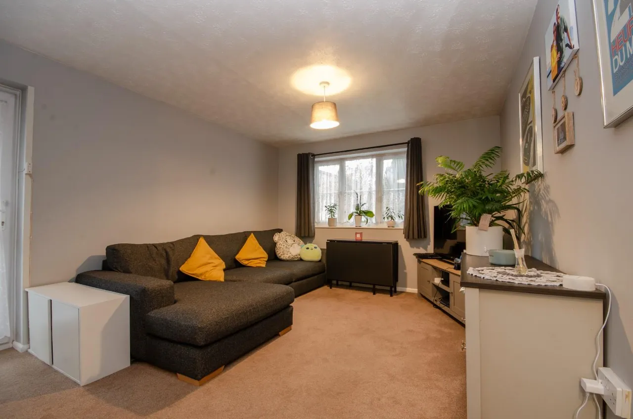 Harbourne Gardens, West End, Southampton, SO18 3LZ, photo 3