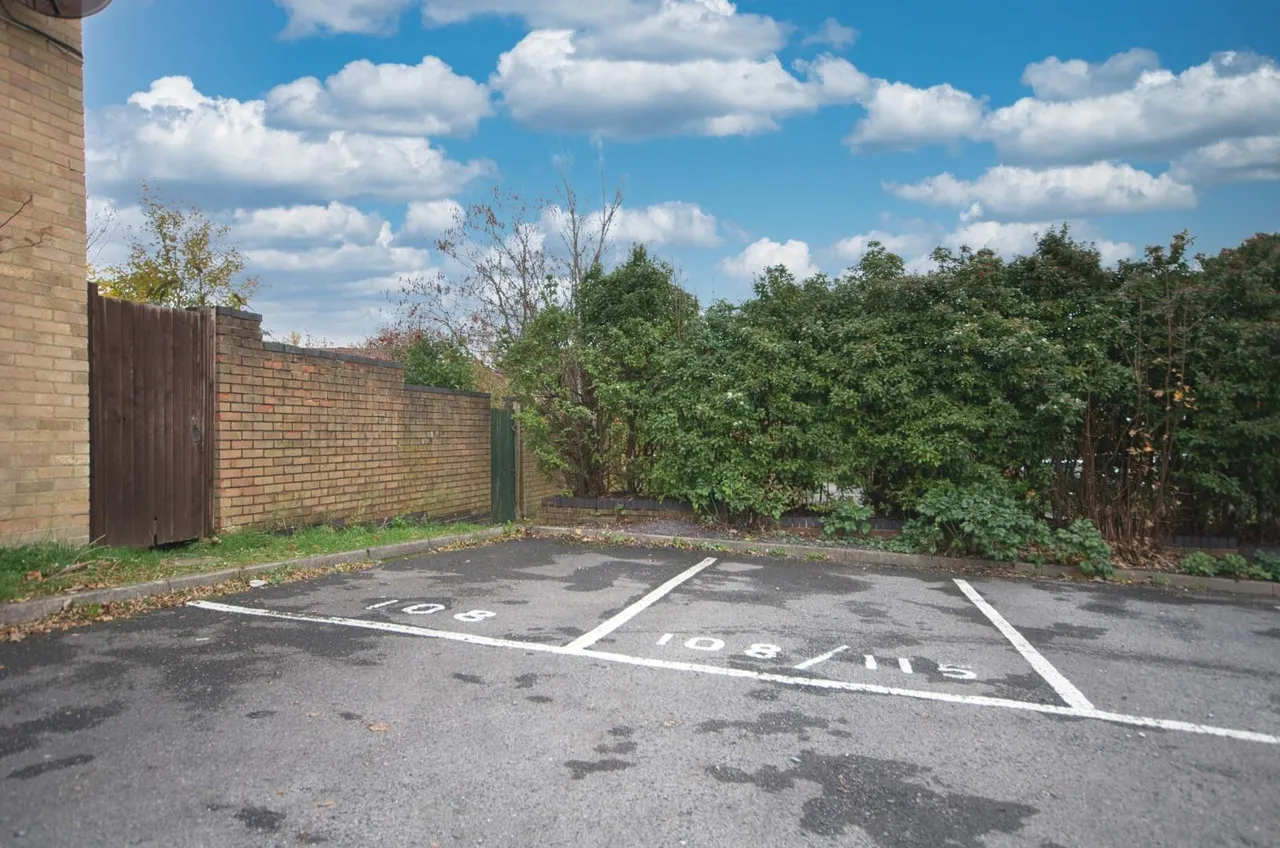 Harbourne Gardens, West End, Southampton, SO18 3LZ, photo 8