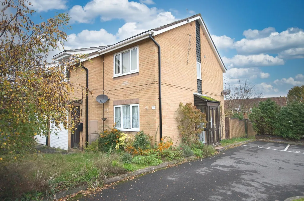 1 bed flat to rent — Harbourne Gardens, West End, Southampton, SO18 3LZ