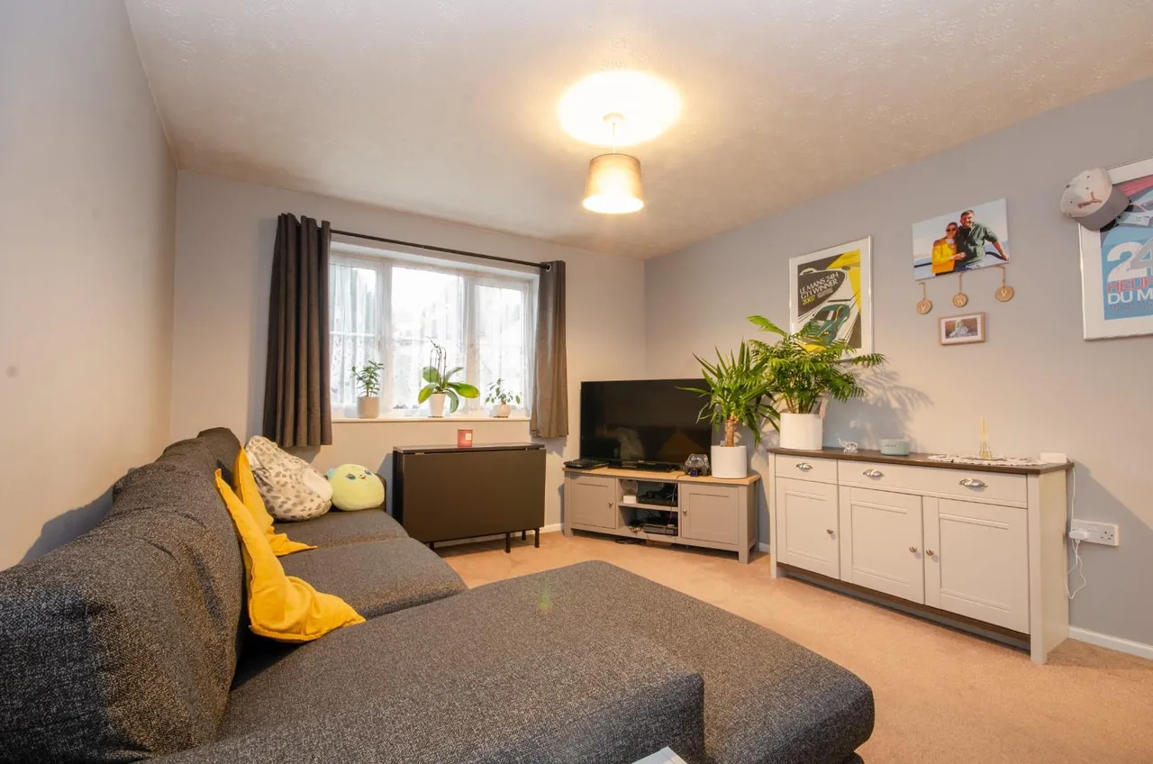Harbourne Gardens, West End, Southampton, SO18 3LZ, photo 2