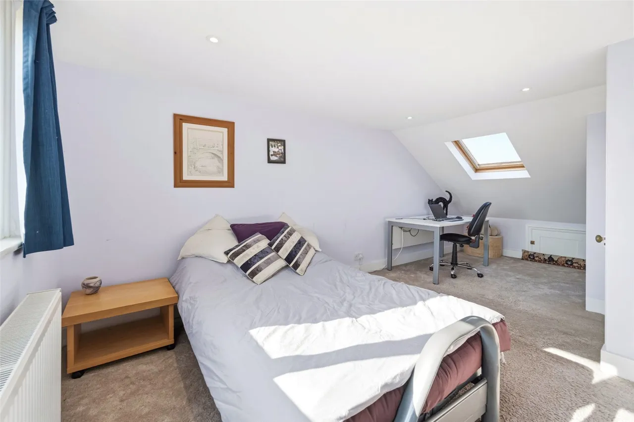 Gould Road, Twickenham, TW2 6RN, photo 8