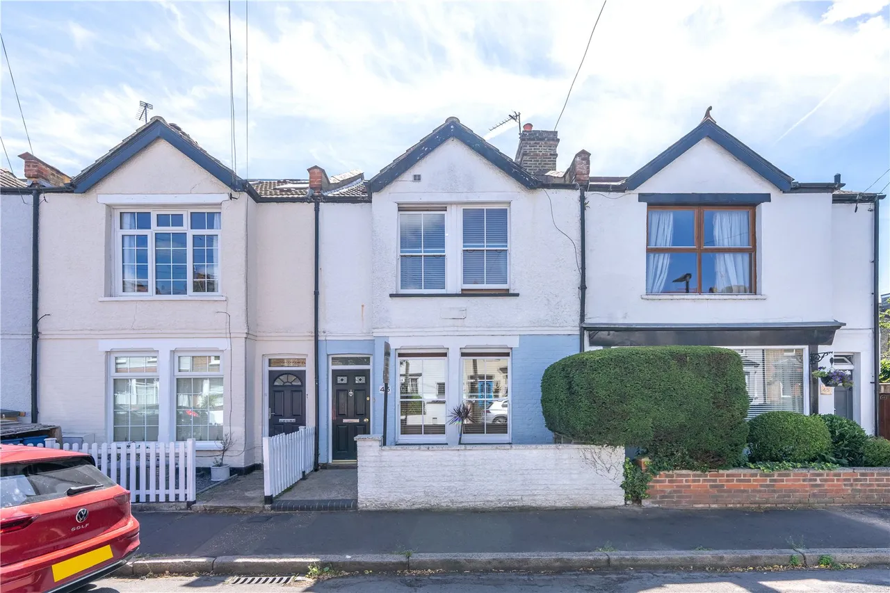 4 bed house for sale — Gould Road, Twickenham, TW2 6RN