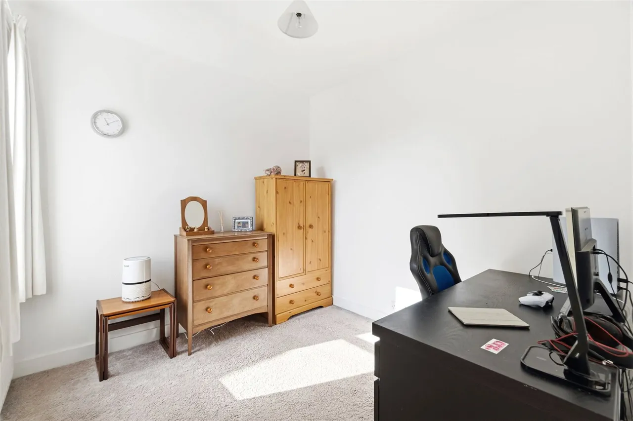 Gould Road, Twickenham, TW2 6RN, photo 9