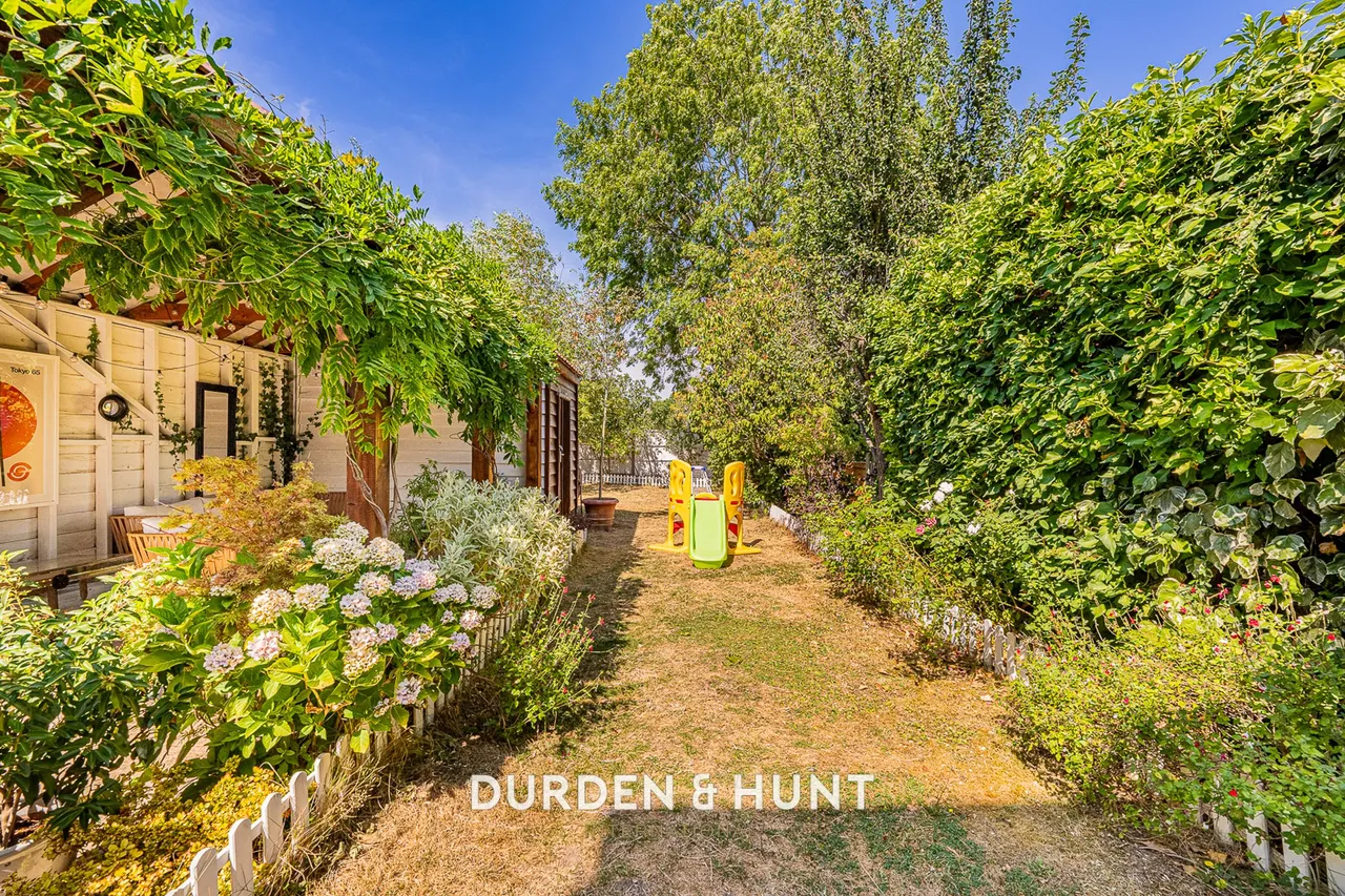 Hycliffe Gardens, Chigwell, IG7, photo 29