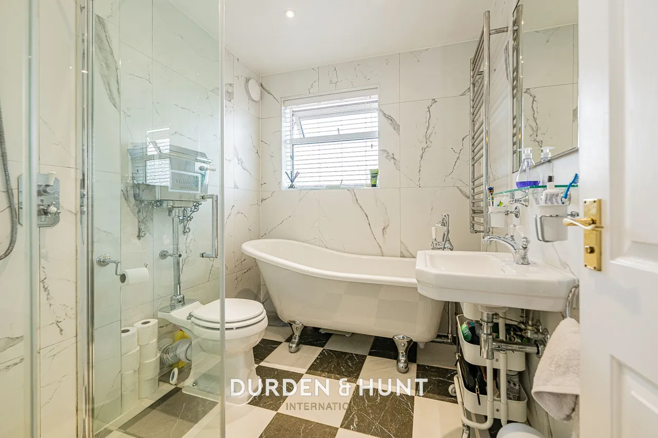 Hycliffe Gardens, Chigwell, IG7, photo 18