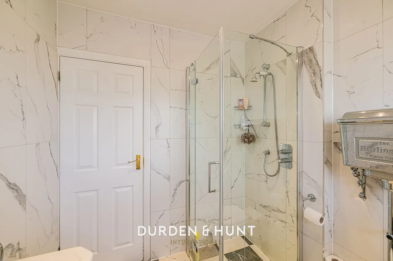 Hycliffe Gardens, Chigwell, IG7, photo 19
