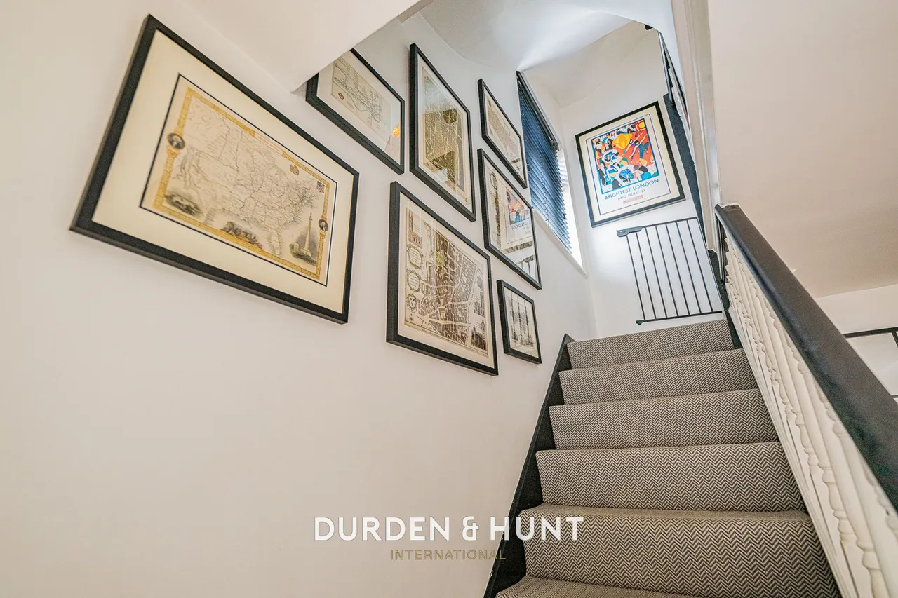 Hycliffe Gardens, Chigwell, IG7, photo 10