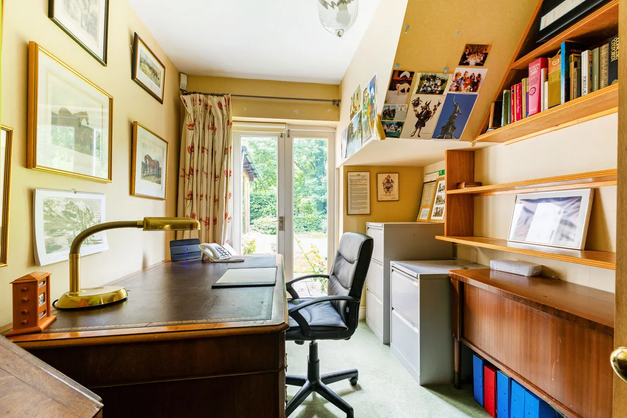Gracious Street, Selborne, GU34, photo 12