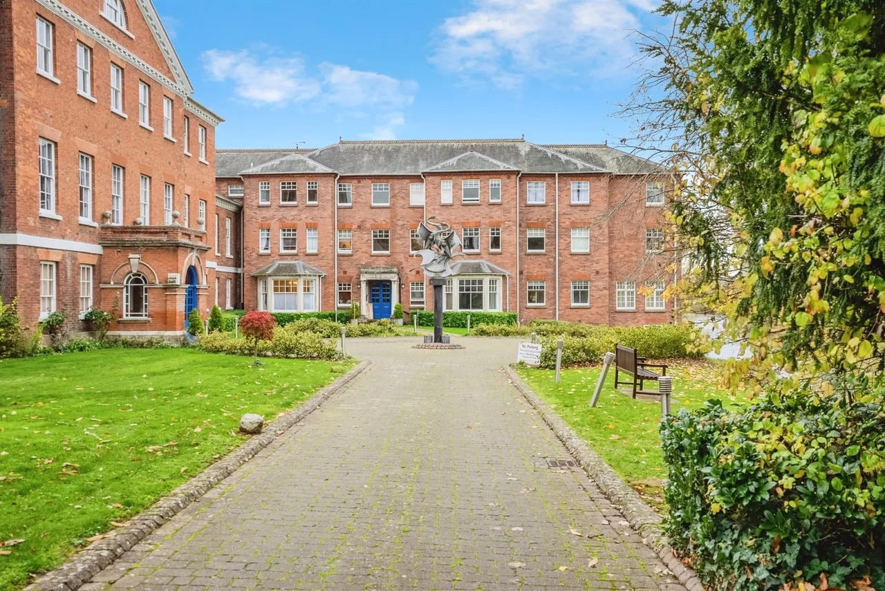 1 bed flat for sale — Nightingale Way, Hereford