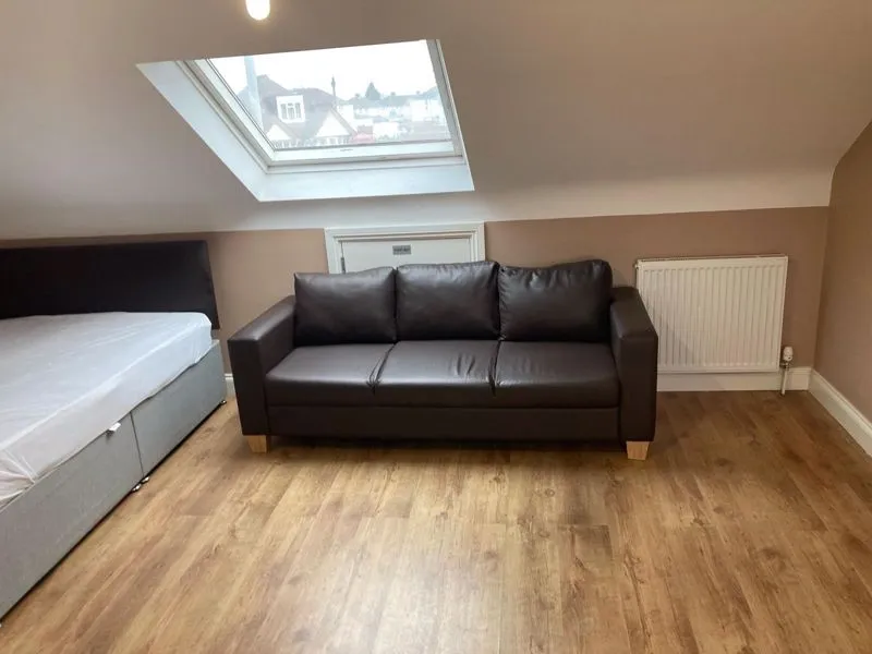 Hitchin Road, Luton, LU2, photo 4