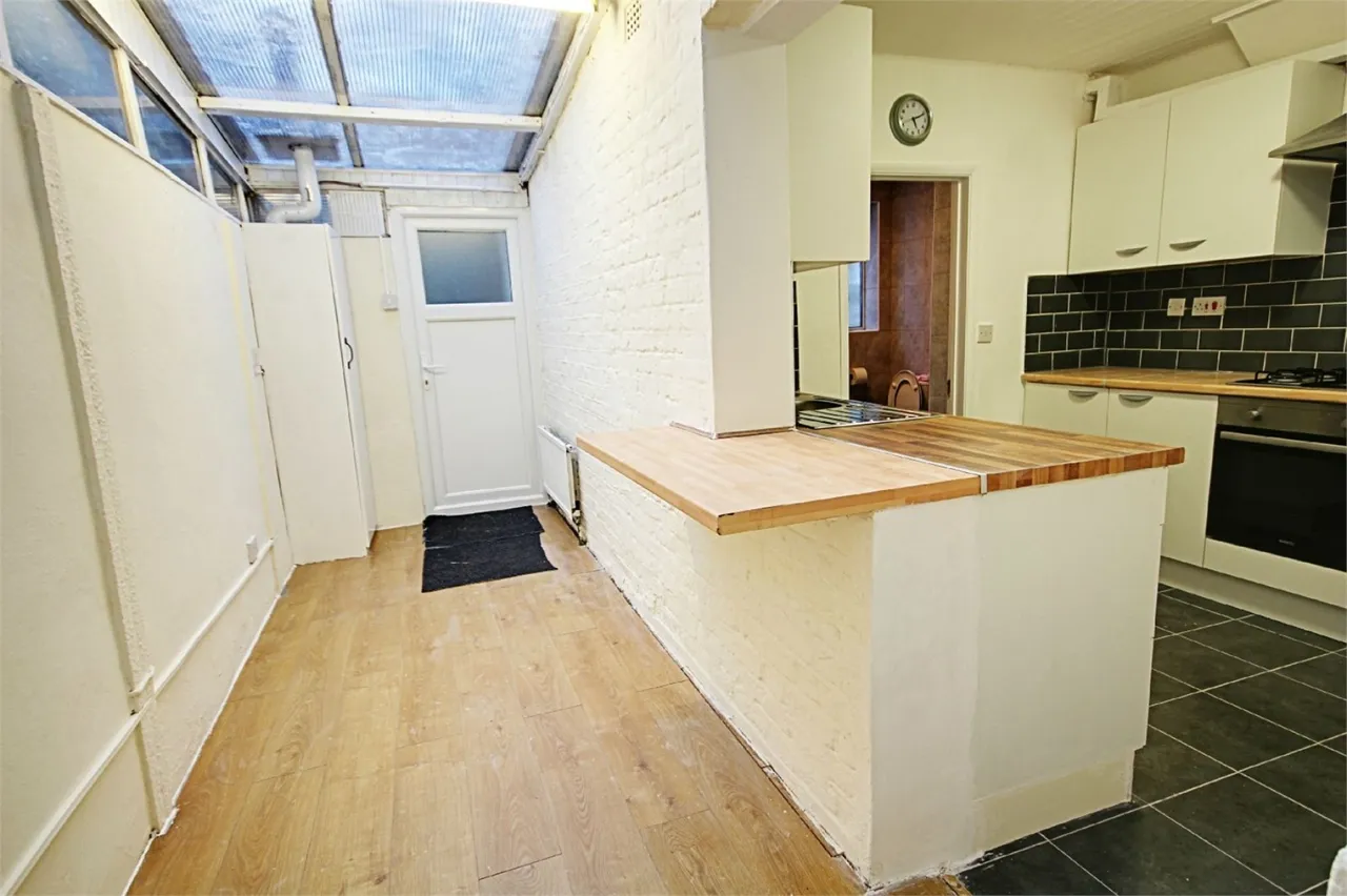Forest Road, N9, photo 7