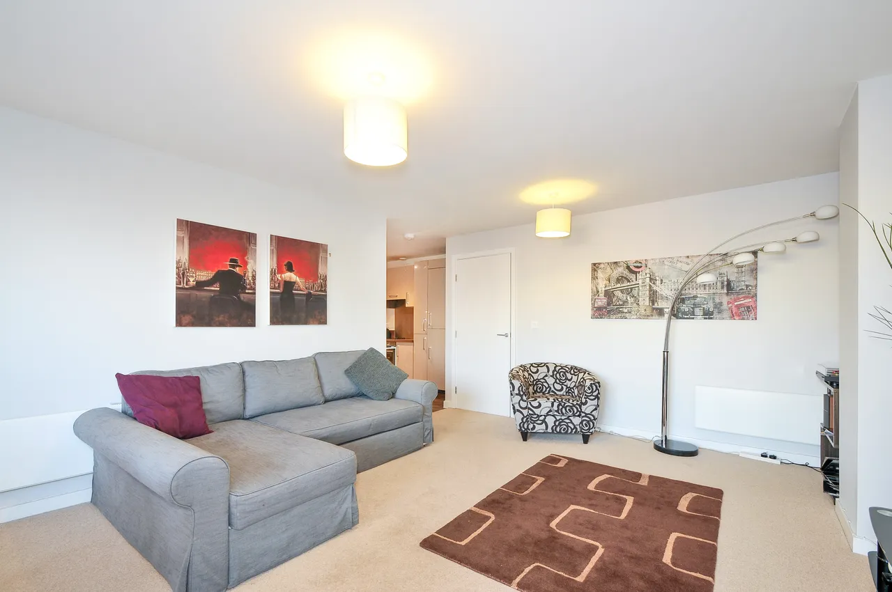 Mercer Walk, Fees Apply, UB8, photo 9