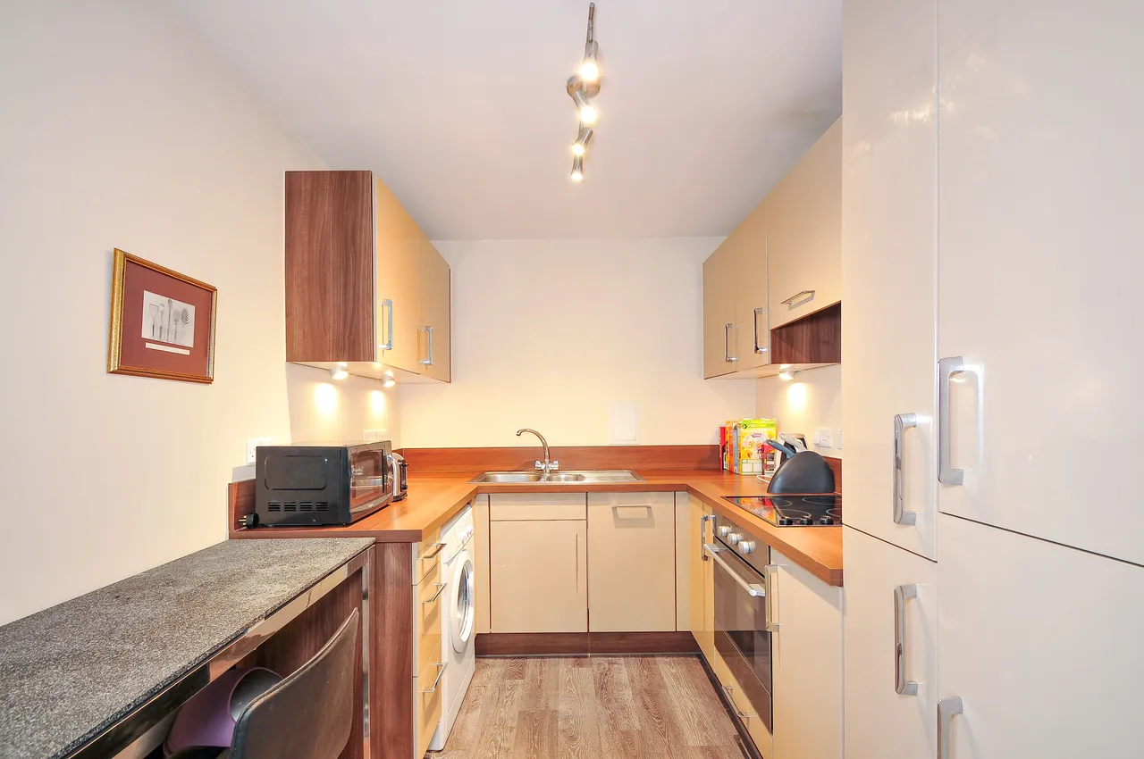 Mercer Walk, Fees Apply, UB8, photo 10