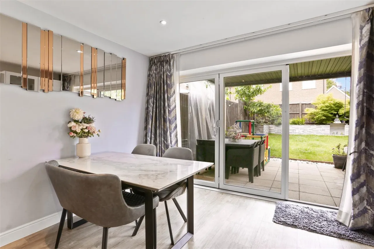 Ceres Crescent, Epsom, KT17 1FG, photo 12
