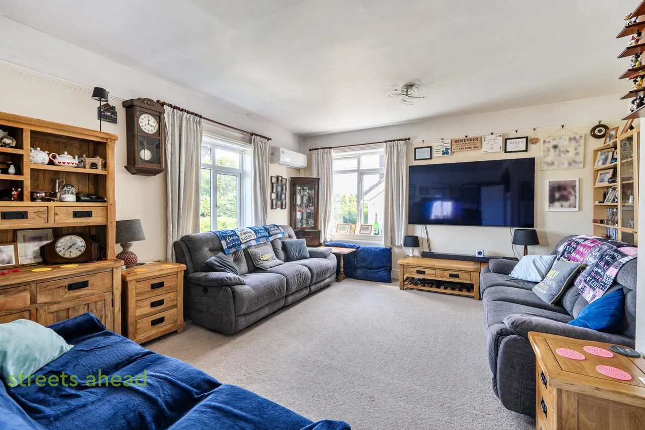 Portnalls Road, Coulsdon, CR5, photo 5