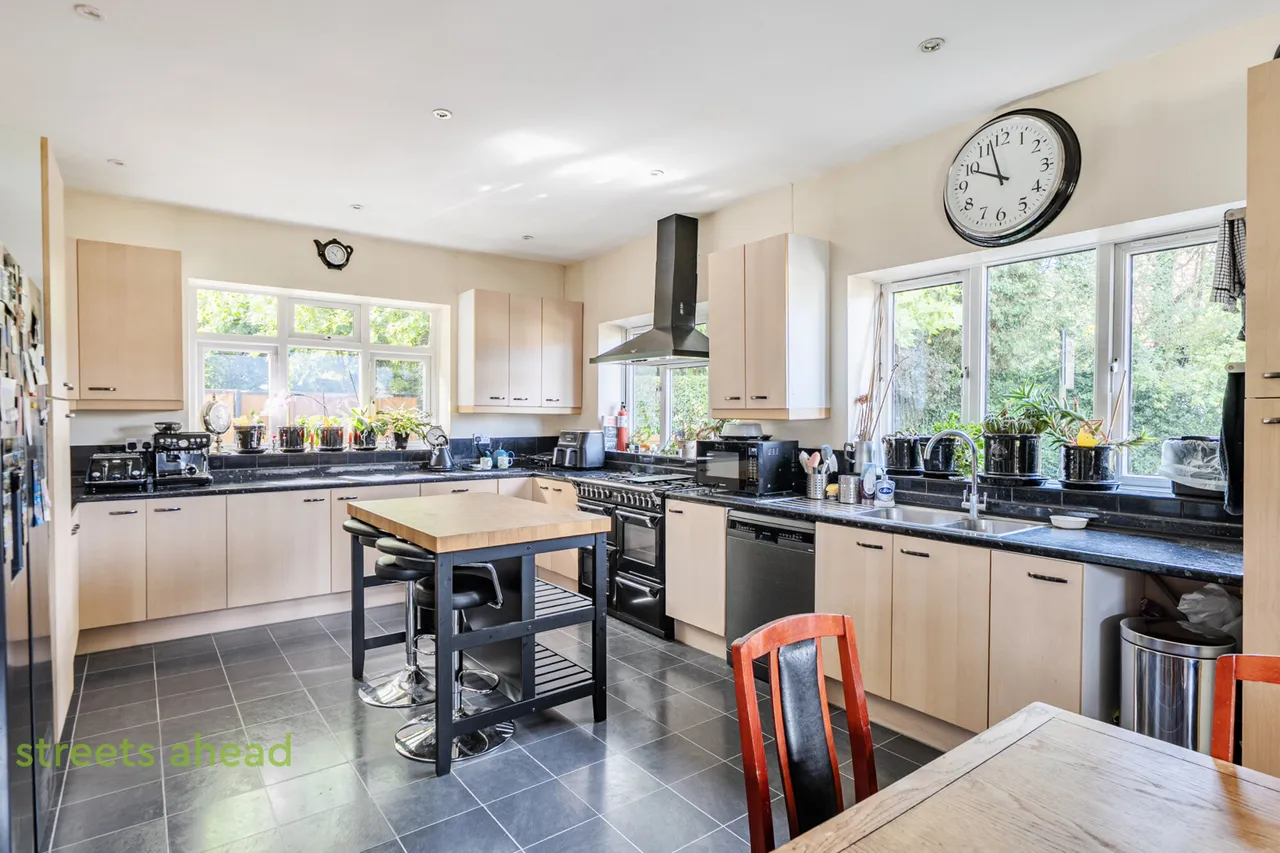 Portnalls Road, Coulsdon, CR5, photo 4