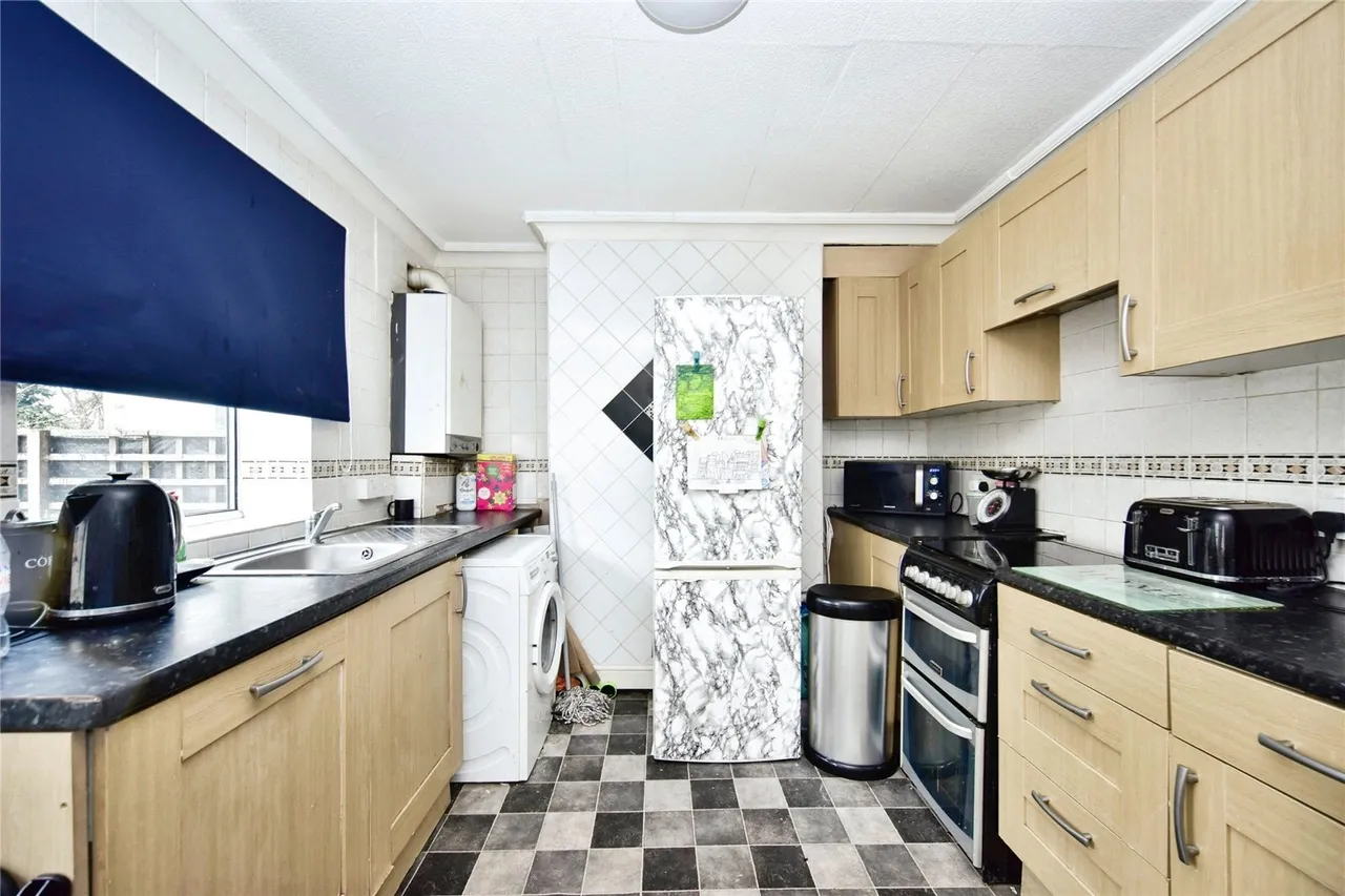 Upper Luton Road, Chatham, ME5, photo 3