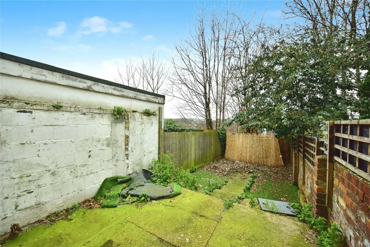 Upper Luton Road, Chatham, ME5, photo 10