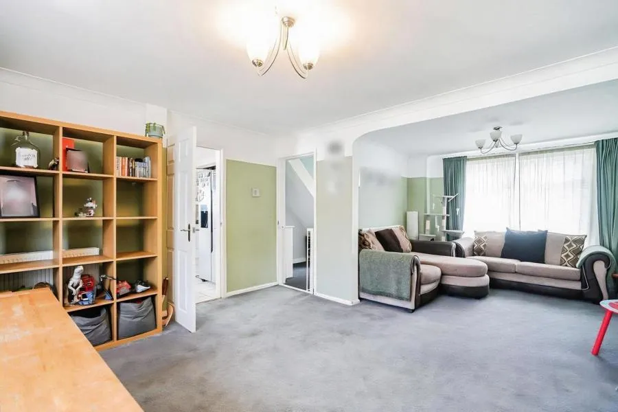 Farnborough Road, Clifton, NG11, photo 2
