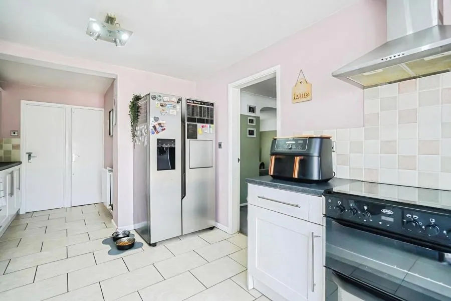 Farnborough Road, Clifton, NG11, photo 7