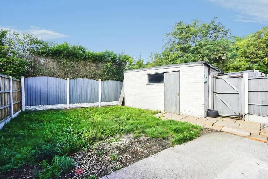 Farnborough Road, Clifton, NG11, photo 13
