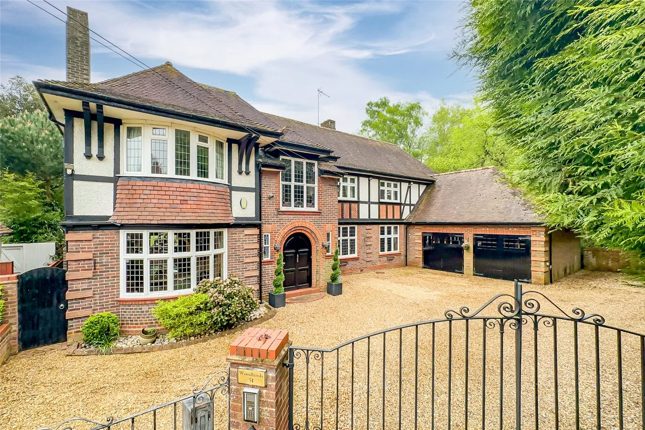 5 bed house for sale — Ludlow Avenue, Luton, Beds, LU1 3RW